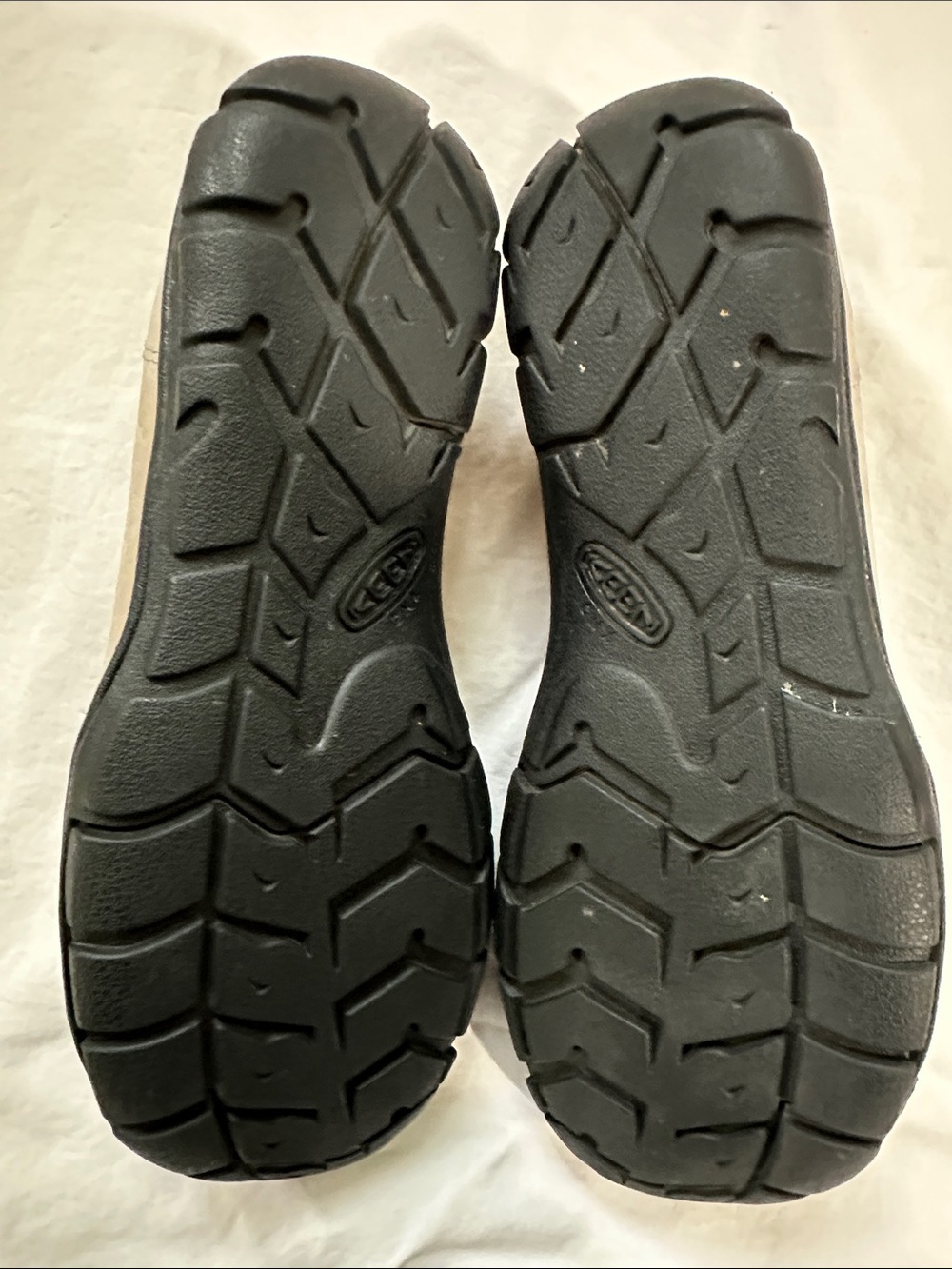 Keen Taupe Flats Size 8 - Picture 6 of 9